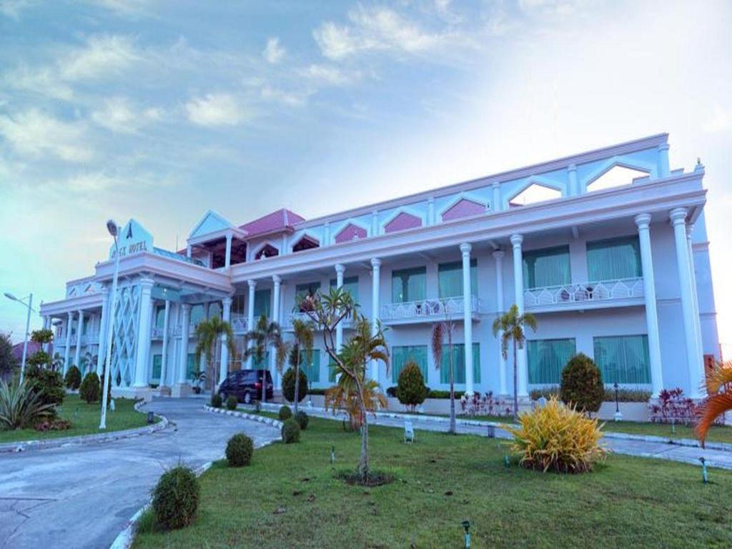 Apex Hotel Naypyidaw Exterior foto